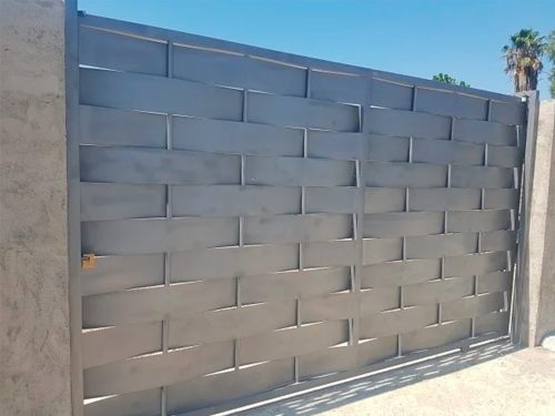 puerta_de_bandas_Albamalla